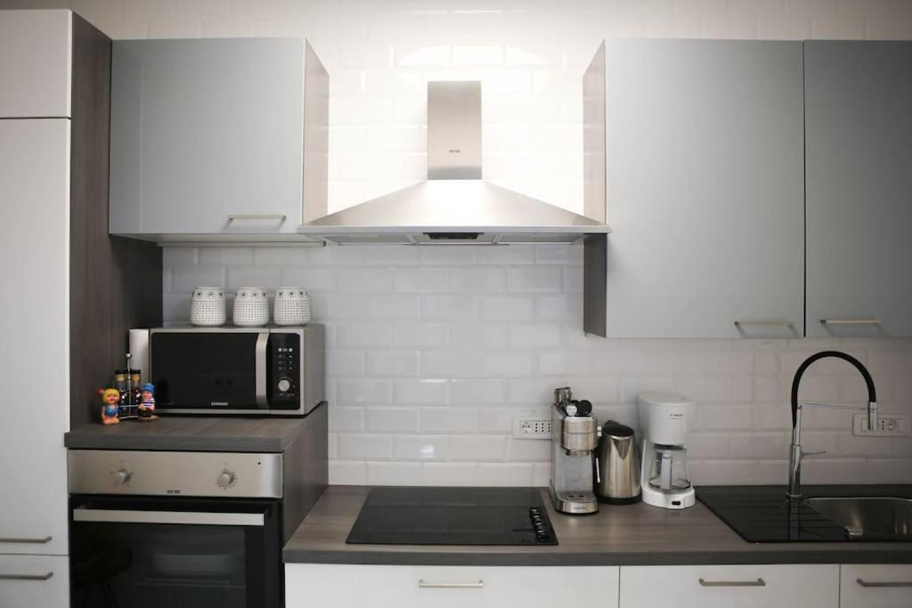 New & Luxury Apartment Tony Split Exterior foto