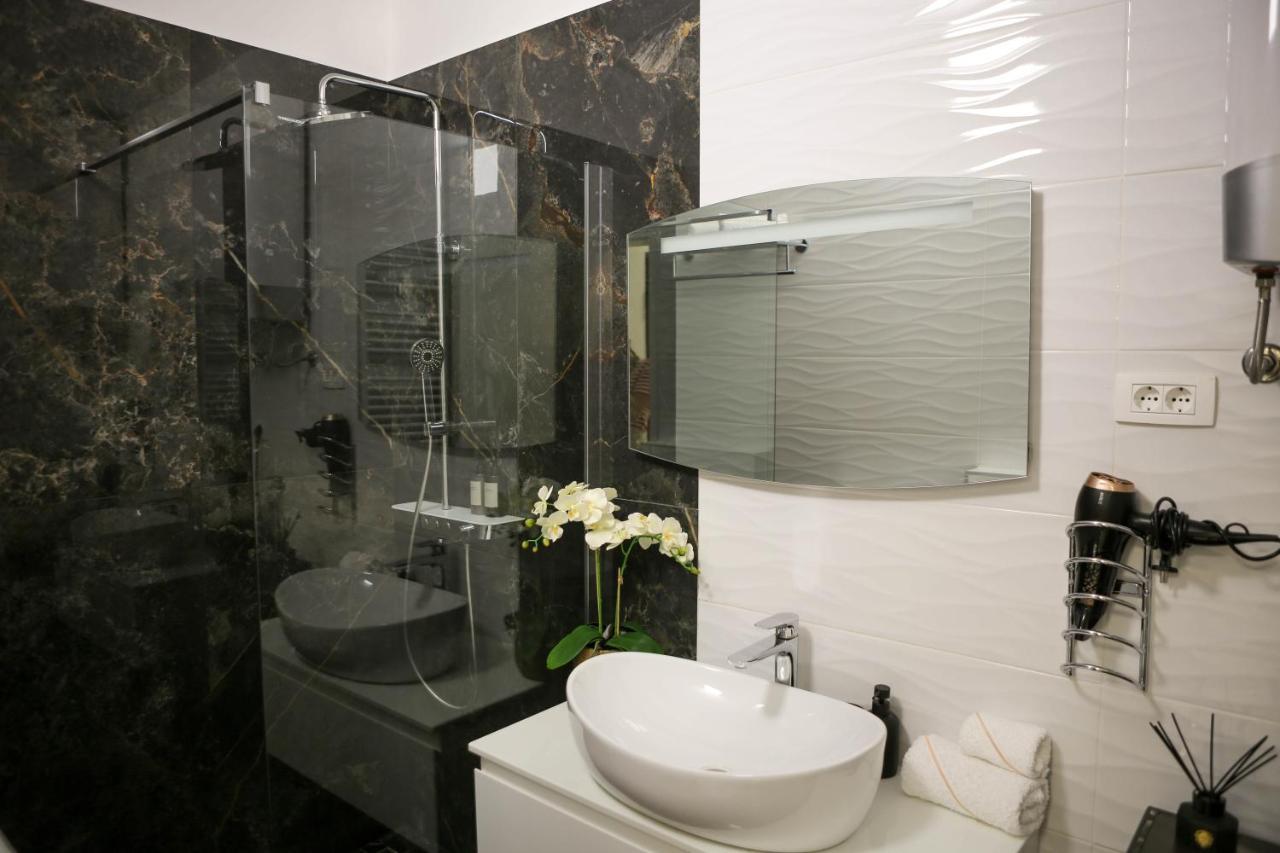 New & Luxury Apartment Tony Split Exterior foto